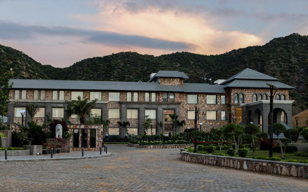 Pushkara Resort And Spa Екстер'єр фото